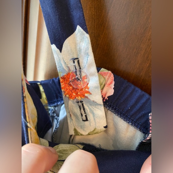 Dress - Picture 2 of 5